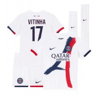 Paris Saint-Germain Vitinha #17 Vieras Peliasu Lasten 2024-25 Lyhythihainen (+ Lyhyet housut)